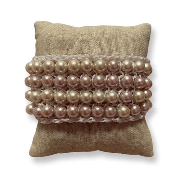 🤯5/$20🤯 Pearl Mesh Bracelet - Picture 1 of 3